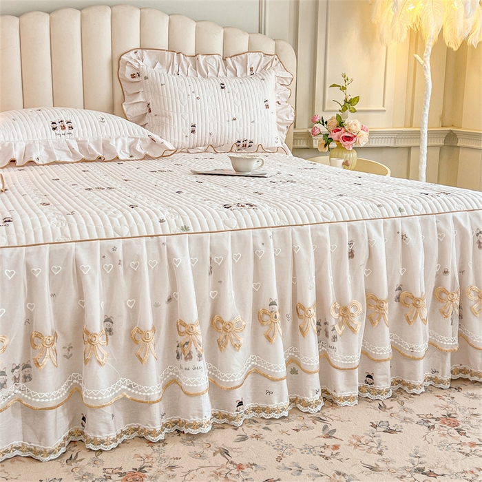 91家纺网 家纺一手货源 找家纺 宜凡家纺 2026新款全棉公主风夹棉床裙三件套 森林动物派