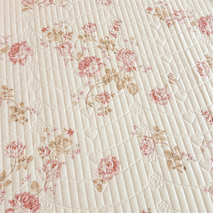 91家纺网 家纺一手货源 找家纺 宜凡家纺 2026新款全棉公主风夹棉床裙三件套 水苏栀清