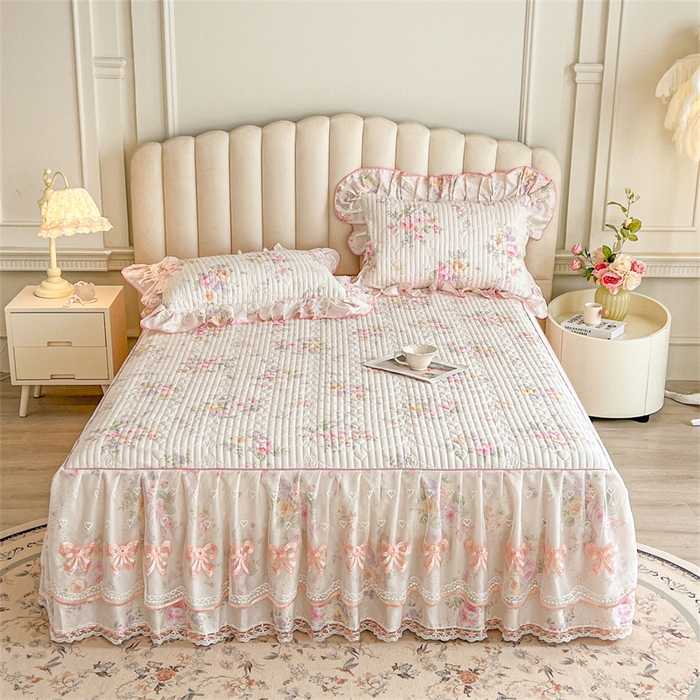 91家纺网 家纺一手货源 找家纺 宜凡家纺 2026新款全棉公主风夹棉床裙三件套 玉容昭婉