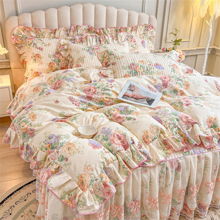 91家纺网 家纺一手货源 找家纺 宜凡家纺 2026新款全棉公主风夹棉床裙四件套 春色入梦