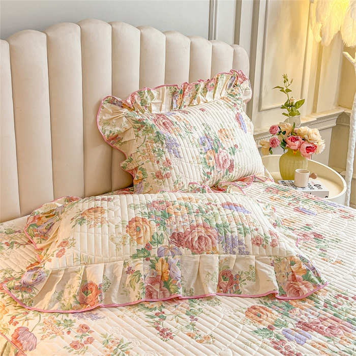 91家纺网 家纺一手货源 找家纺 宜凡家纺 2026新款全棉公主风夹棉床裙四件套 春色入梦