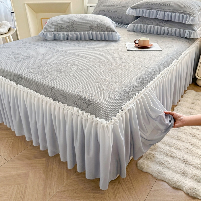 91家纺网 家纺一手货源 找家纺 怡源梦 2026新款A类冰豆豆凉感提花床裙凉席-花之恋系列 花之恋 灰色