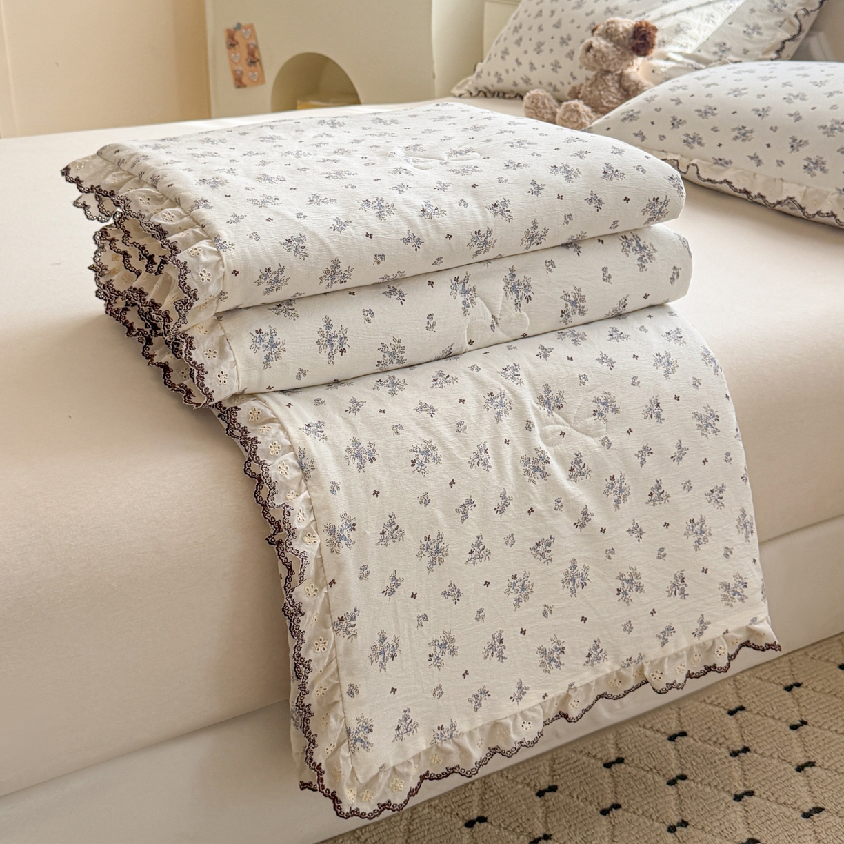 91家纺网 家纺一手货源 找家纺 鑫贝阳 2026新款韩版花边邹邹绵夏被 碎碎小碎花