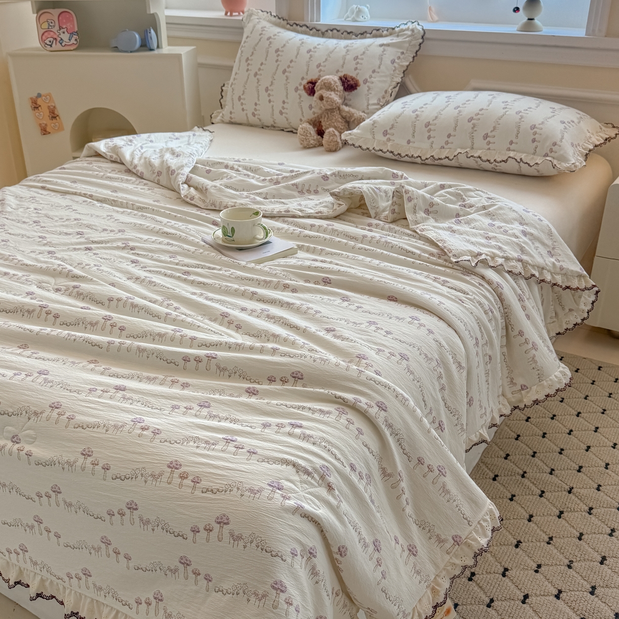 91家纺网 家纺一手货源 找家纺 鑫贝阳 2026新款韩版花边邹邹绵夏被 蘑菇小森林