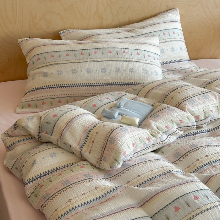 91家纺网 家纺一手货源 找家纺 玛奇朵 2026新款全棉A类双层纱皱皱纱四件套-费尔岛系列 会员-10/基础控价 298/338/358 费尔岛-粉