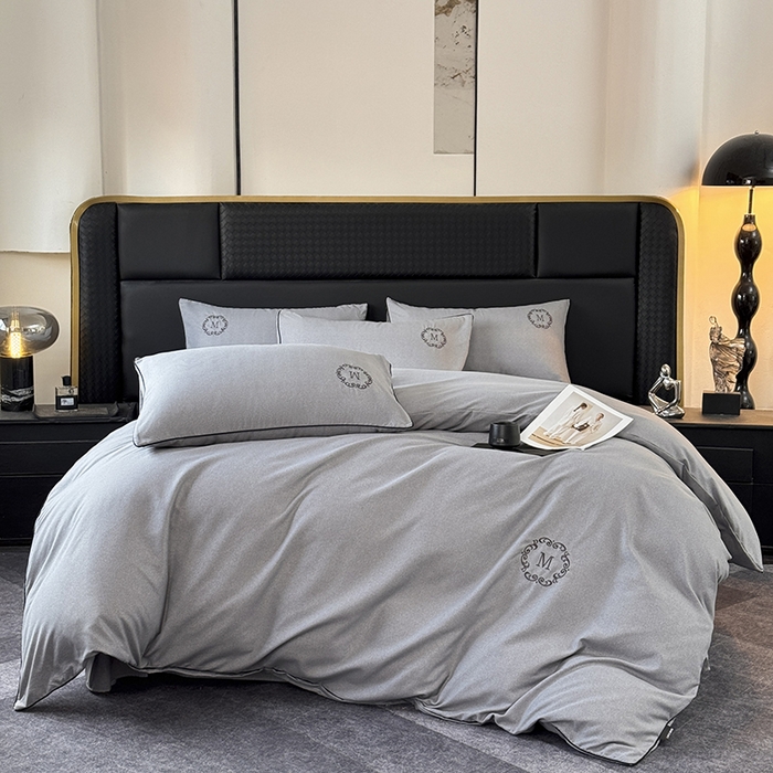 91家纺网 家纺一手货源 找家纺 梵克保罗 2026新款加厚肌理纹碳素磨毛刺绣嵌绳轻奢四件套-慕韵 慕韵-灰