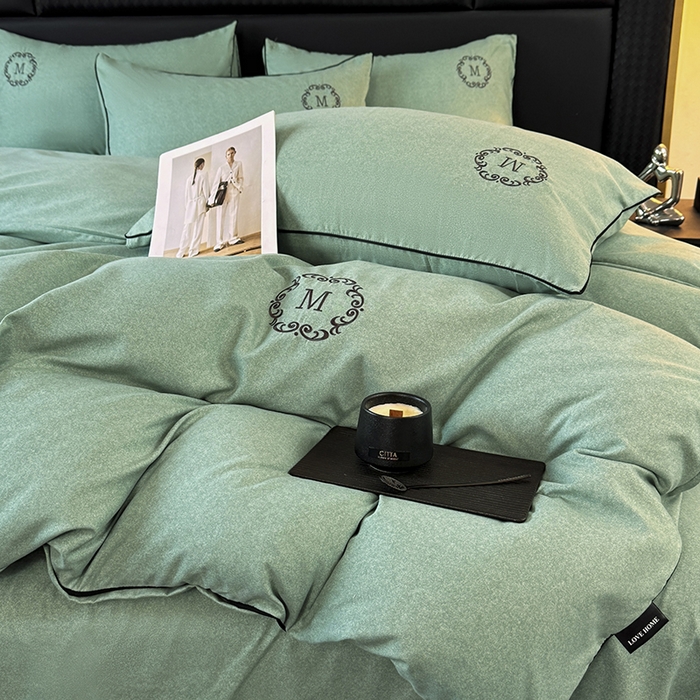 91家纺网 家纺一手货源 找家纺 （总）梵克保罗 2026新款加厚肌理纹碳素磨毛刺绣嵌绳轻奢四件套-慕韵