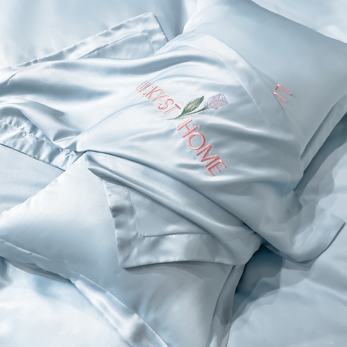 91家纺网 家纺一手货源 找家纺 梵克保罗 2026新款天丝双拼刺绣四件套-卡骆驰 卡骆驰-天空蓝