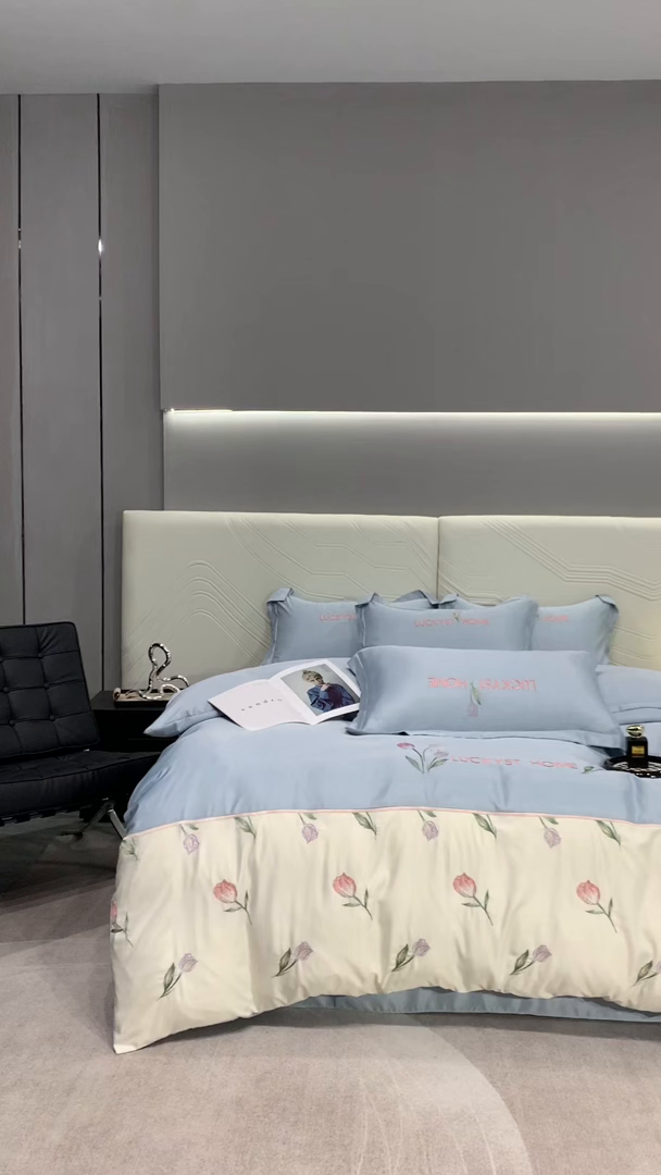 91家纺网 家纺一手货源 找家纺 梵克保罗 2026新款天丝双拼刺绣四件套-卡骆驰 卡骆驰-天空蓝