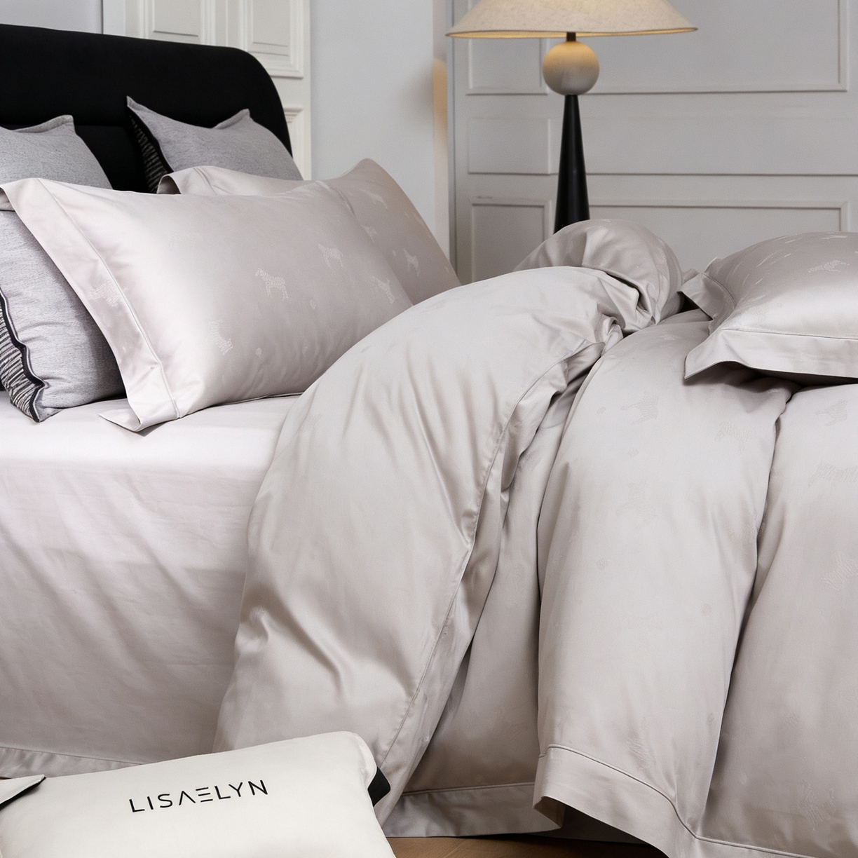 91家纺网 家纺一手货源 找家纺 栩裕纺织 2026新款100支全棉提花四件套 马到成功 月光灰