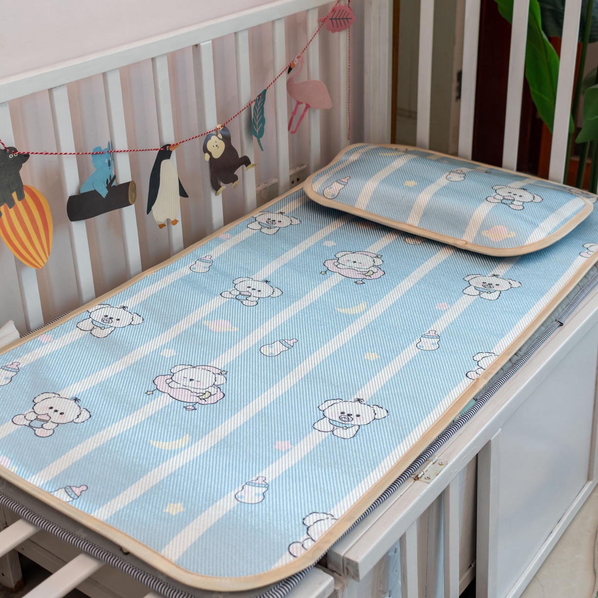 91家纺网 家纺一手货源 找家纺 欣宜家纺 2026春夏新款窄边儿童凉席 小奶瓶