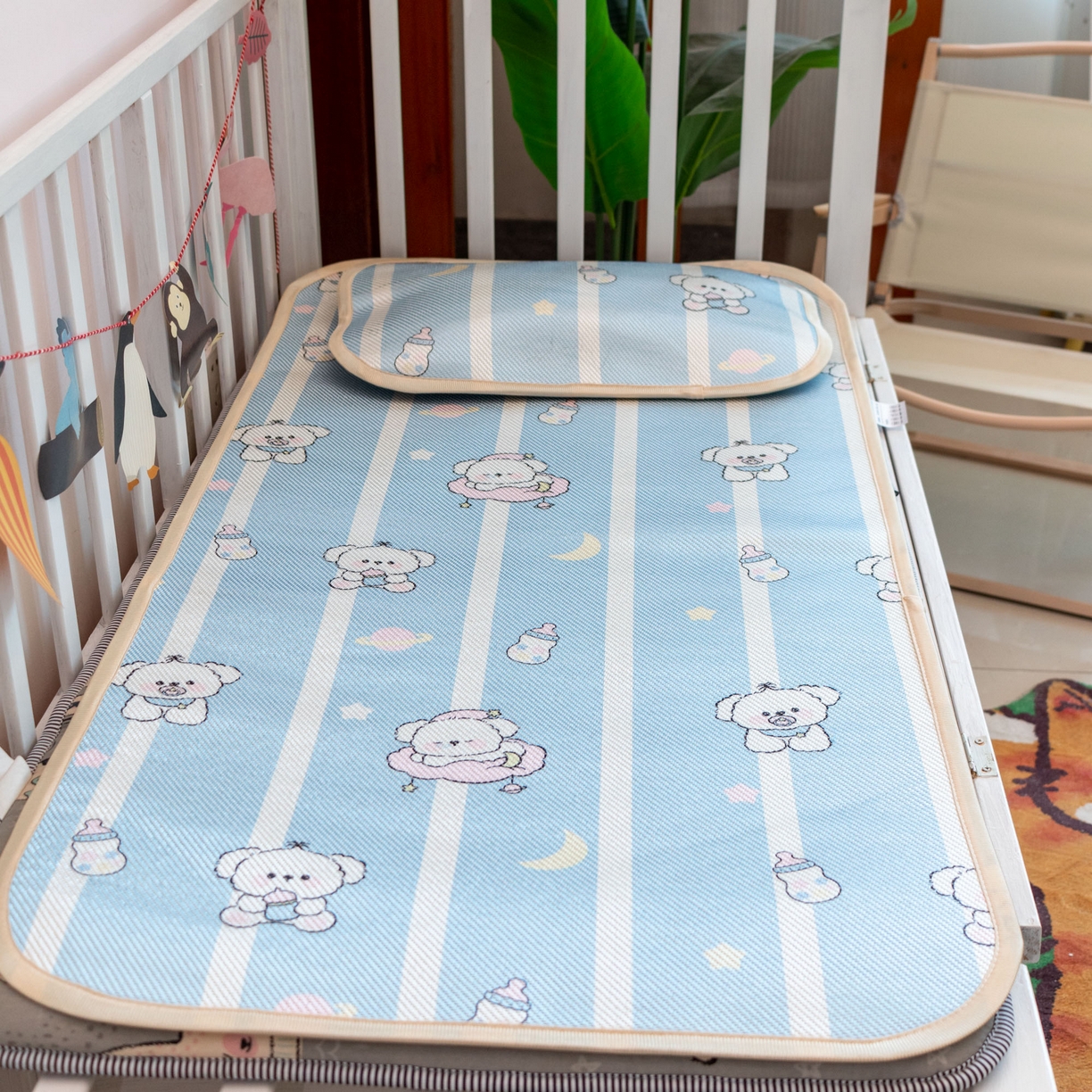 91家纺网 家纺一手货源 找家纺 欣宜家纺 2026春夏新款窄边儿童凉席 小奶瓶