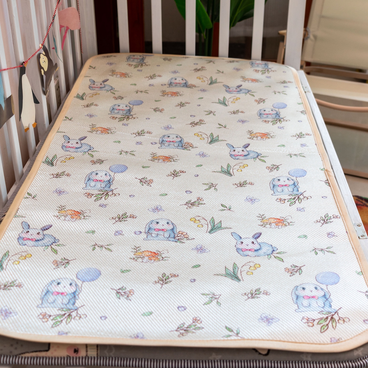 91家纺网 家纺一手货源 找家纺 欣宜家纺 2026春夏新款窄边儿童凉席 草丛兔