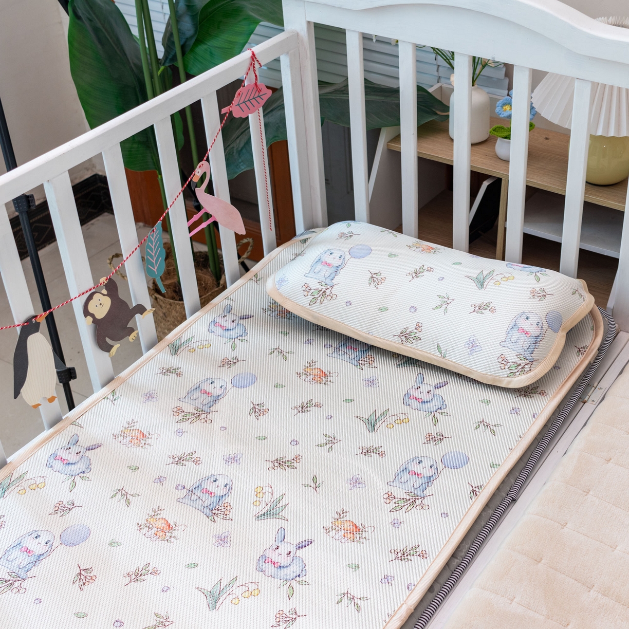 91家纺网 家纺一手货源 找家纺 欣宜家纺 2026春夏新款窄边儿童凉席 草丛兔