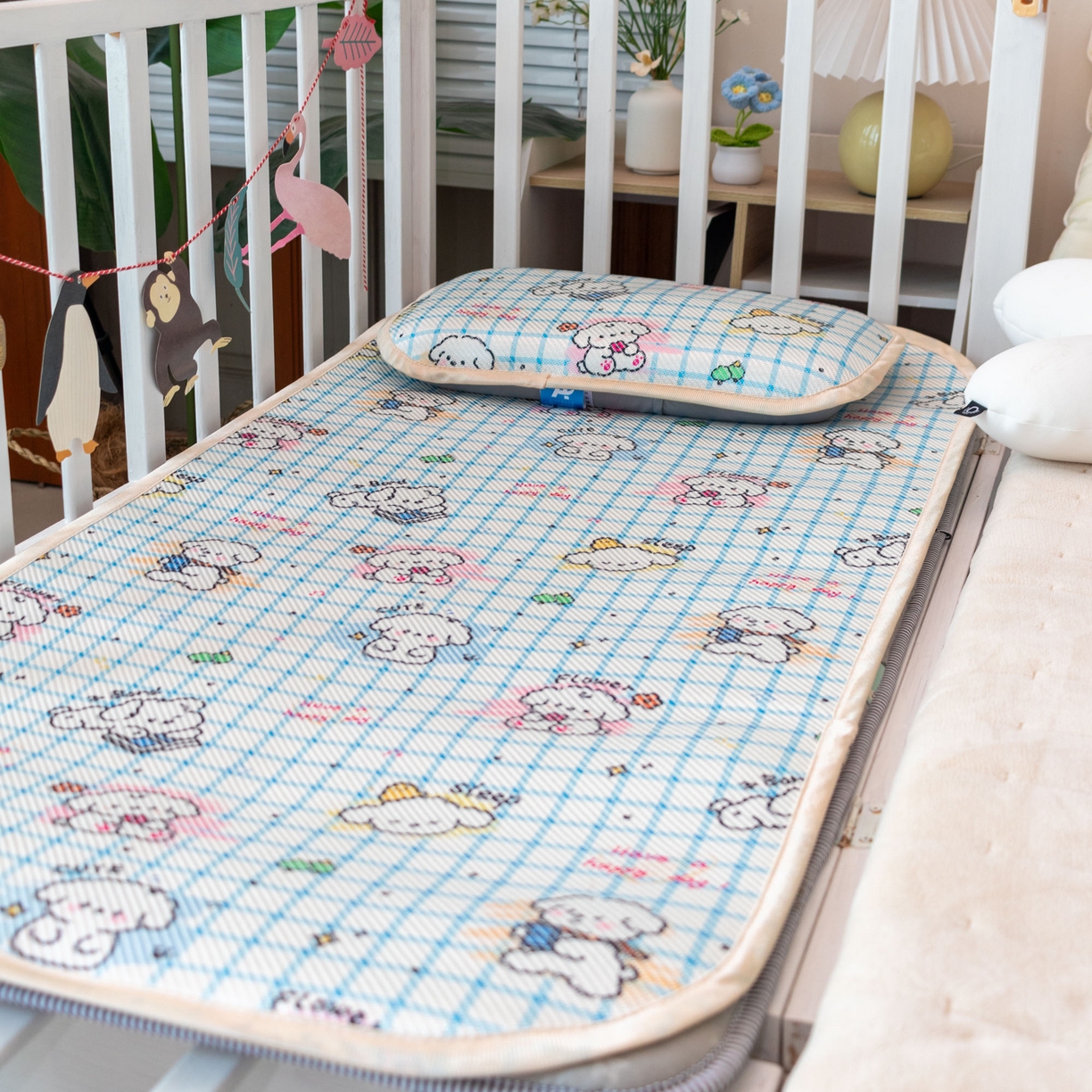 91家纺网 家纺一手货源 找家纺 欣宜家纺 2026春夏新款窄边儿童凉席 波点狗