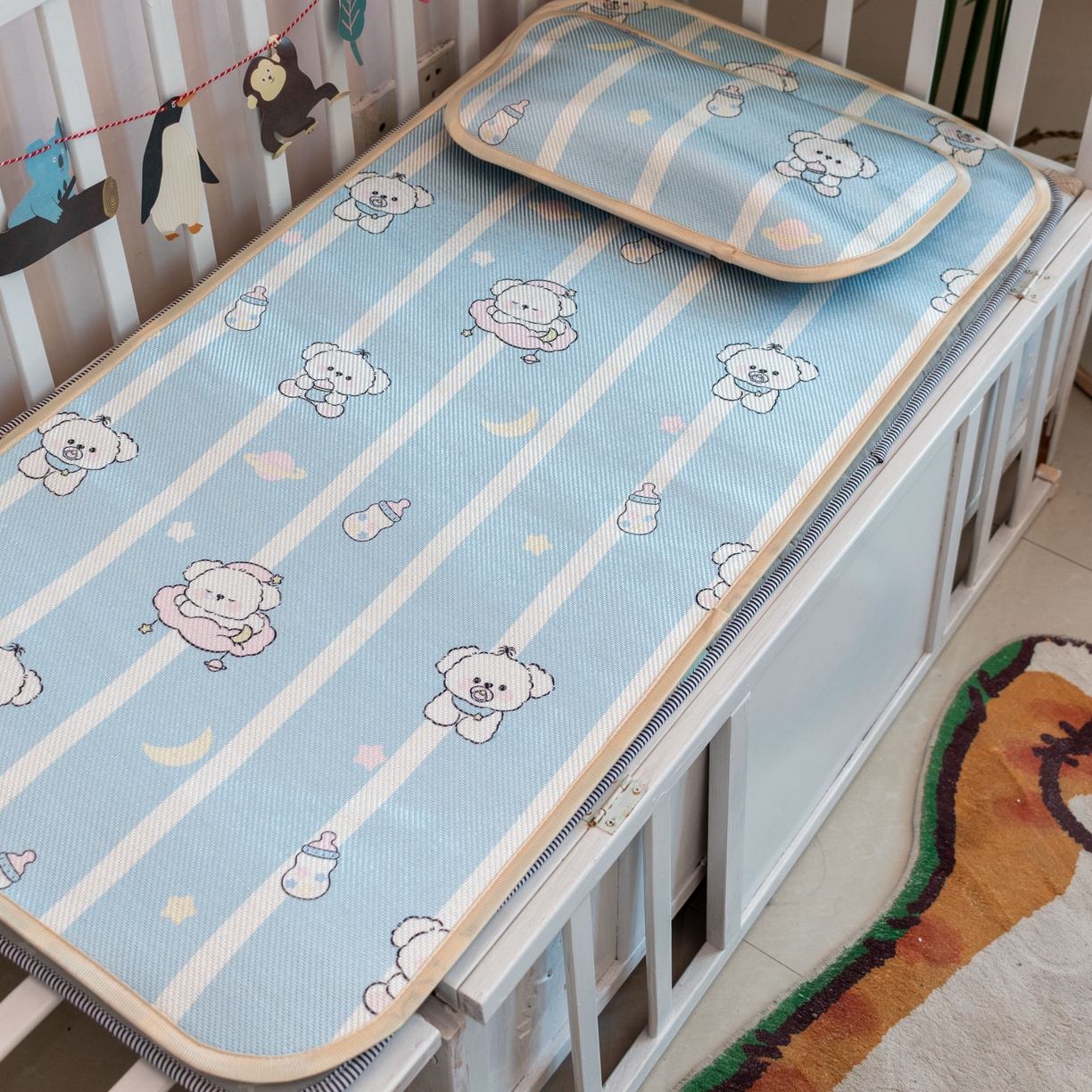 91家纺网 家纺一手货源 找家纺 欣宜家纺 2026春夏新款窄边儿童凉席 小奶瓶