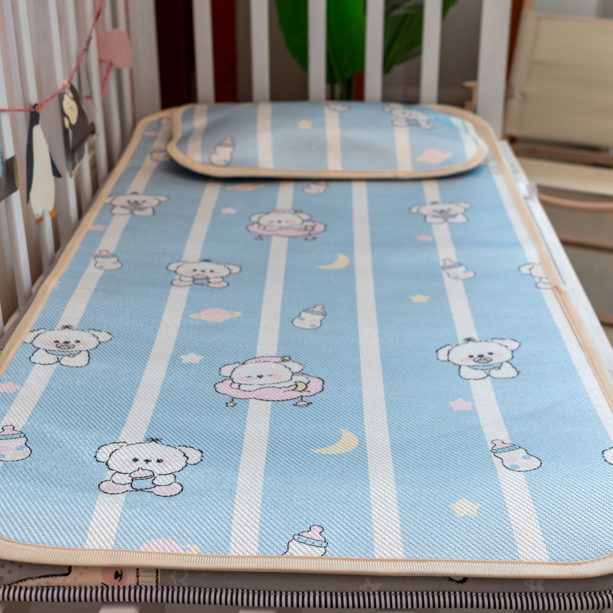 91家纺网 家纺一手货源 找家纺 欣宜家纺 2026春夏新款窄边儿童凉席 小奶瓶