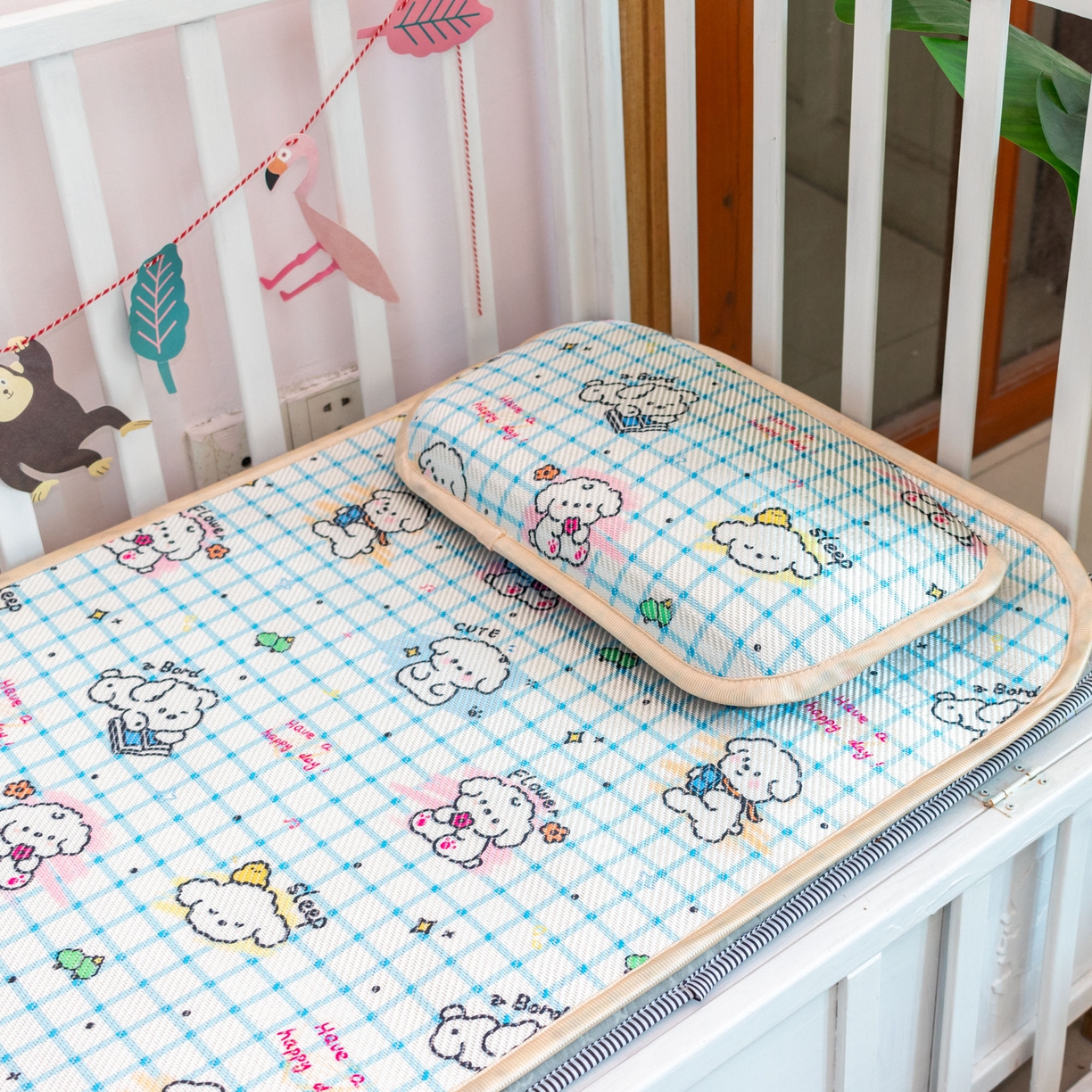 91家纺网 家纺一手货源 找家纺 欣宜家纺 2026春夏新款窄边儿童凉席 波点狗