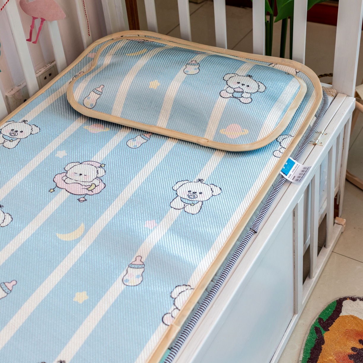 91家纺网 家纺一手货源 找家纺 欣宜家纺 2026春夏新款窄边儿童凉席 小奶瓶