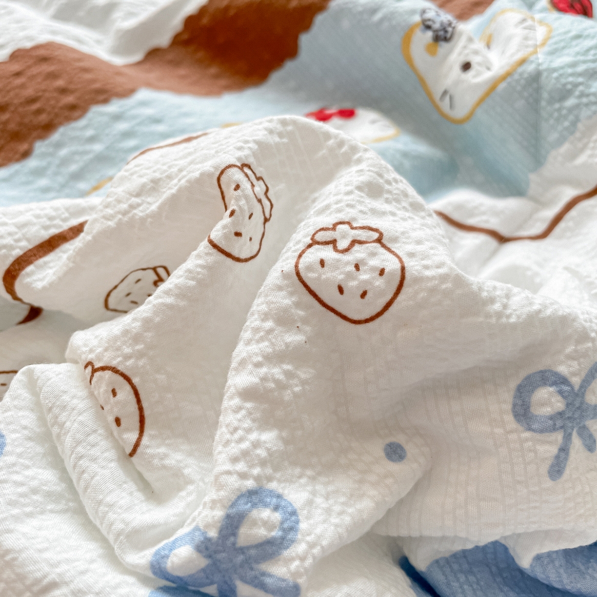 91家纺网 家纺一手货源 找家纺 云玲时尚 2026新款A类大豆纤维费尔岛系列夏被夏凉被空调被 云朵奶猫