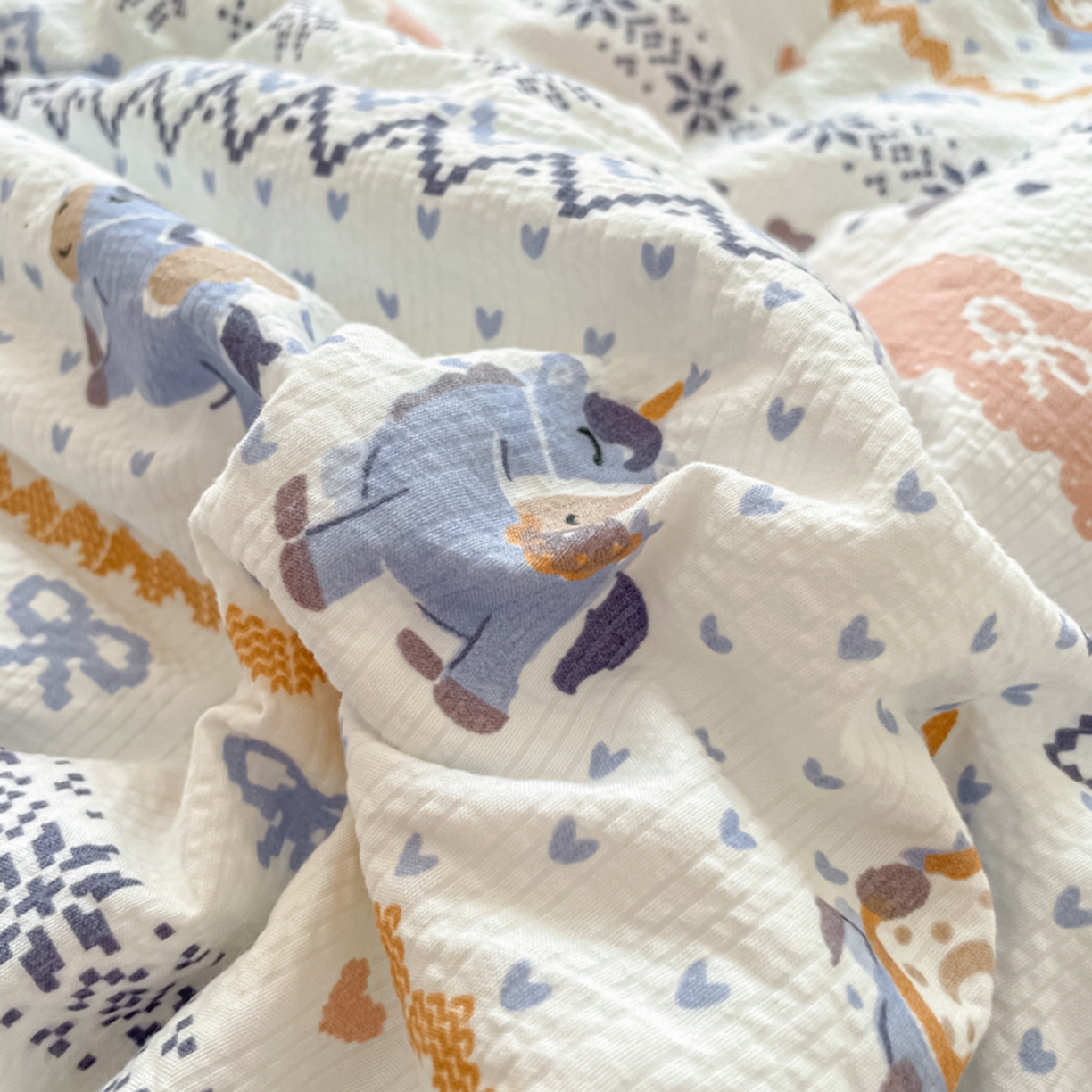 91家纺网 家纺一手货源 找家纺 云玲时尚 2026新款A类大豆纤维费尔岛系列夏被夏凉被空调被 蓝糯小马