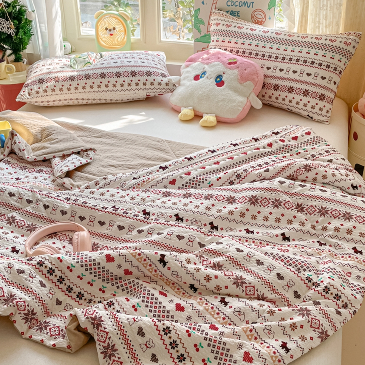 91家纺网 家纺一手货源 找家纺 云玲时尚 2026新款A类大豆纤维费尔岛系列夏被夏凉被空调被 红棕萌狗