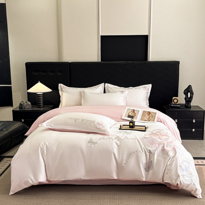 91家纺网 家纺一手货源 找家纺 绘萱家居 2026直播爆款纯棉100%全棉纯棉绣花四件套圆角吊边床单款纯色百分百 蝶舞牡丹-奶白粉