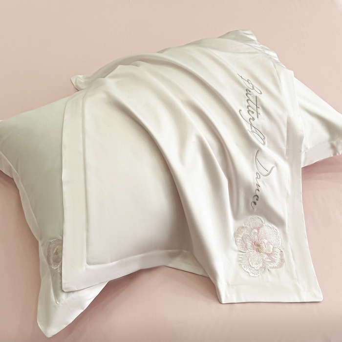 91家纺网 家纺一手货源 找家纺 绘萱家居 2026直播爆款纯棉100%全棉纯棉绣花四件套圆角吊边床单款纯色百分百 蝶舞牡丹-奶白粉