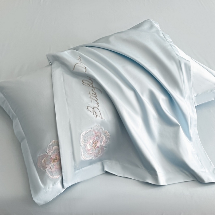 91家纺网 家纺一手货源 找家纺 绘萱家居 2026直播爆款纯棉100%全棉纯棉绣花四件套圆角吊边床单款纯色百分百 蝶舞牡丹-蓝