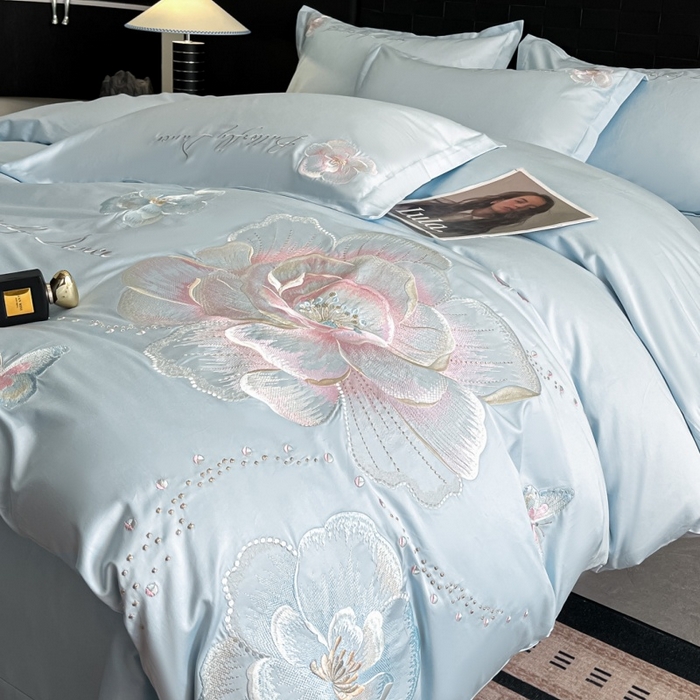 91家纺网 家纺一手货源 找家纺 绘萱家居 2026直播爆款纯棉100%全棉纯棉绣花四件套圆角吊边床单款纯色百分百 蝶舞牡丹-蓝