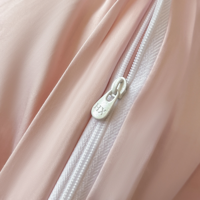 91家纺网 家纺一手货源 找家纺 绘萱家居 2026直播爆款纯棉100%全棉纯棉绣花四件套圆角吊边床单款纯色百分百 七彩福蝶-粉