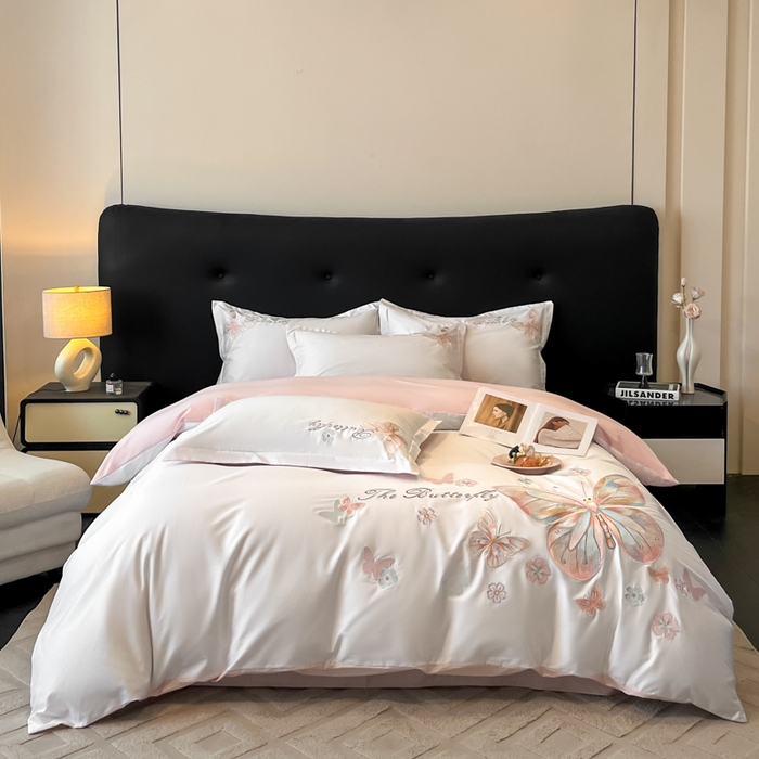 91家纺网 家纺一手货源 找家纺 绘萱家居 2026直播爆款纯棉100%全棉纯棉绣花四件套圆角吊边床单款纯色百分百 七彩福蝶-奶白粉