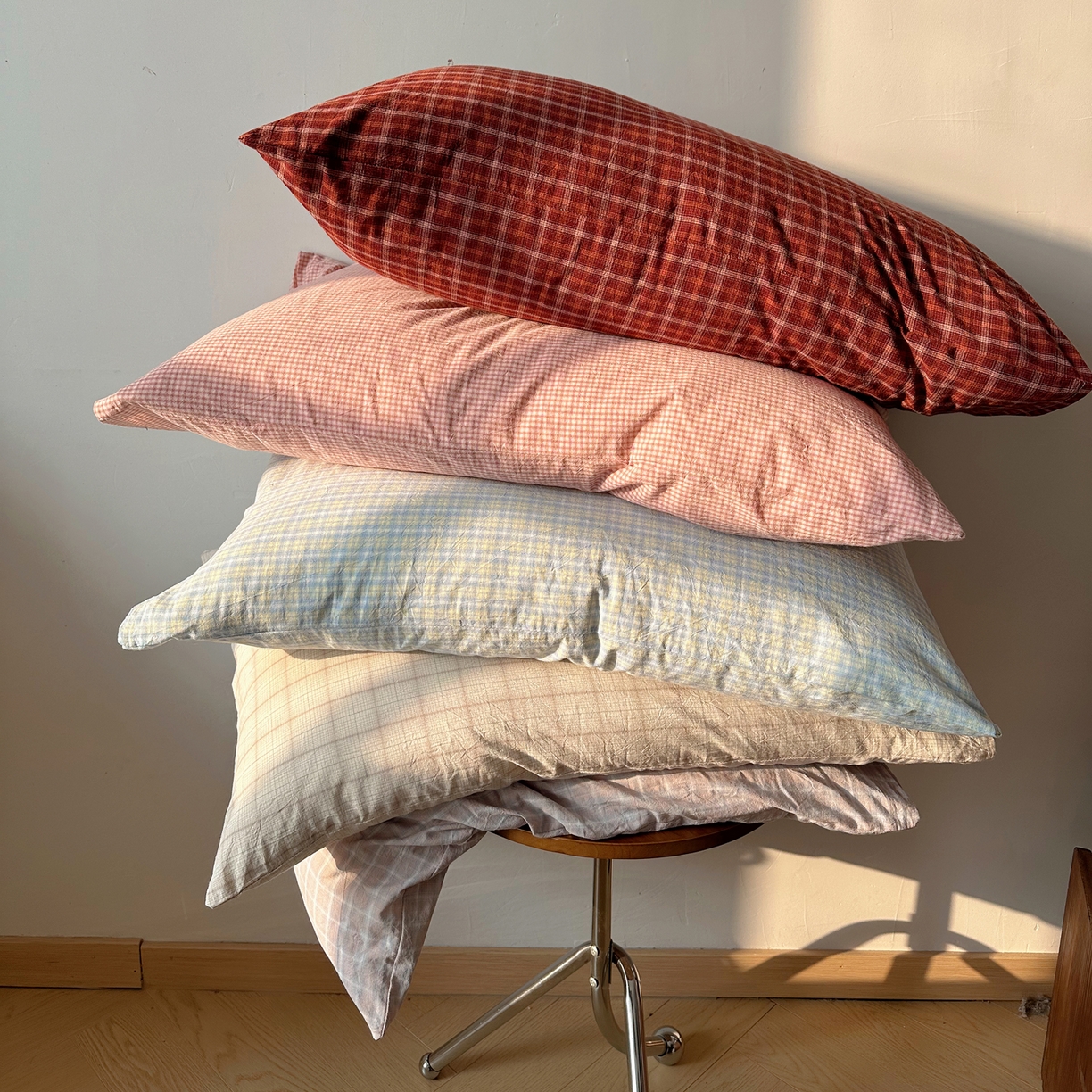 91家纺网 家纺一手货源 找家纺 六巷胡同 2026新款A类全棉纯棉水洗棉色织格子单品枕套 枕套单件 组合图仅供展示不可下单