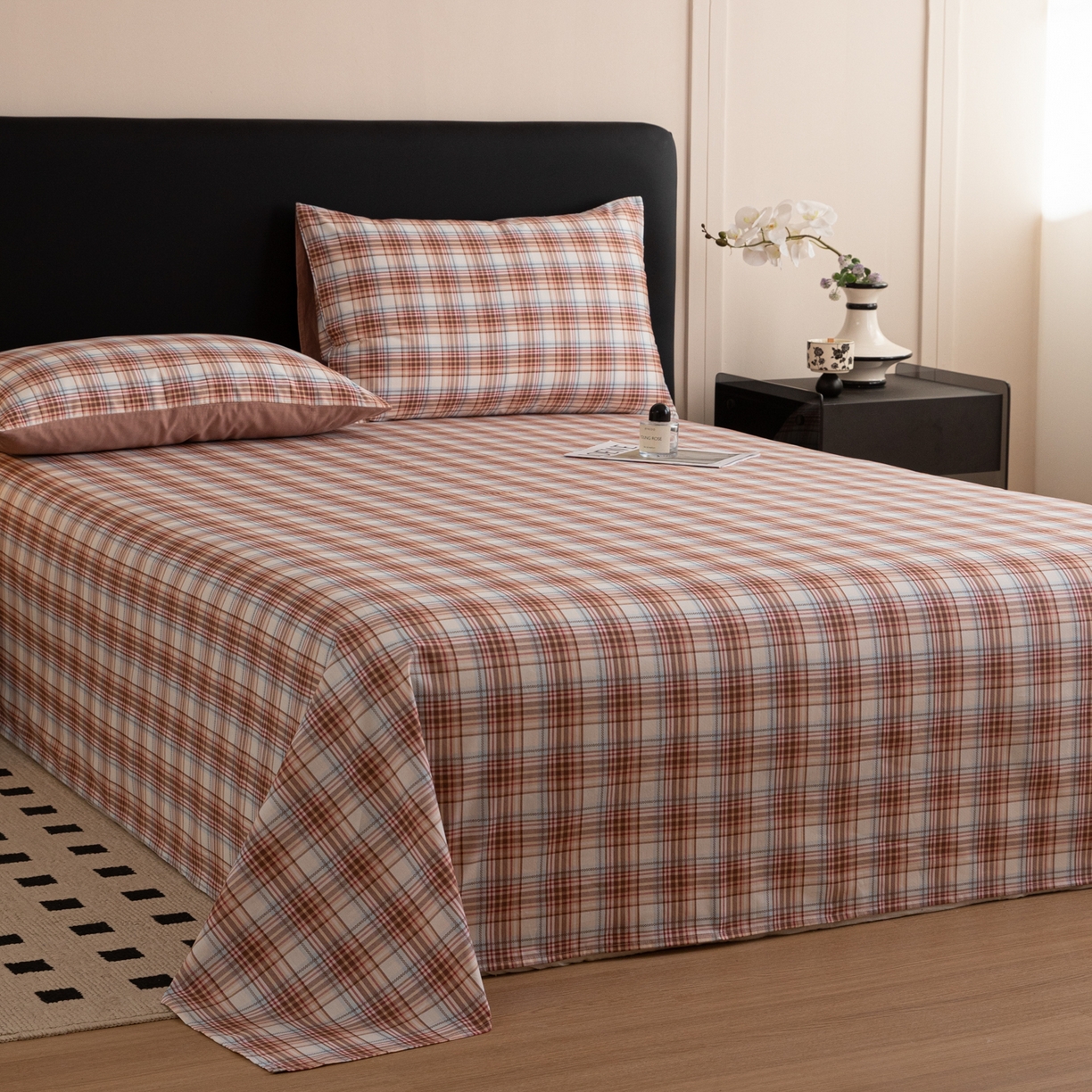 91家纺网 家纺一手货源 找家纺 简宜家居（朝初家纺） 2026新款40支13070全棉简约格子系列A版床单 英伦-焦糖