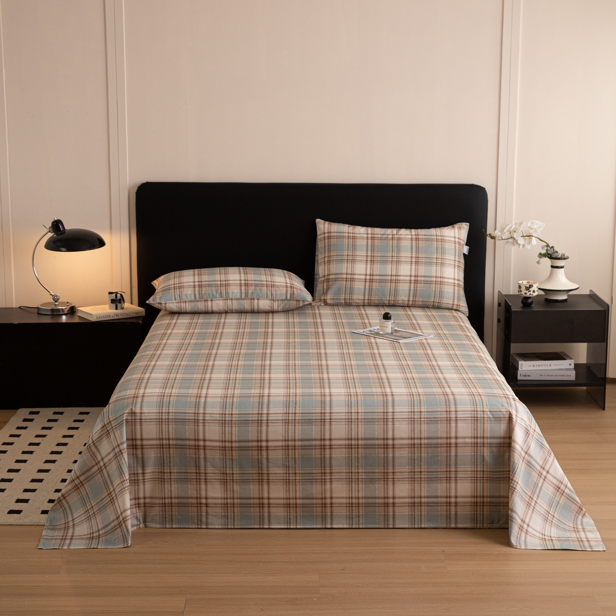 91家纺网 家纺一手货源 找家纺 简宜家居（朝初家纺） 2026新款40支13070全棉简约格子系列A版床单 英伦-蓝咖