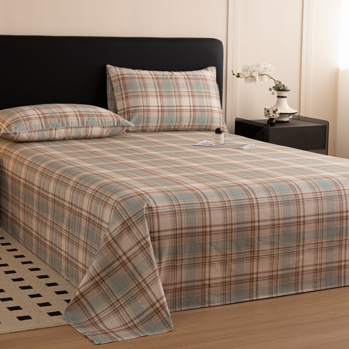 91家纺网 家纺一手货源 找家纺 简宜家居（朝初家纺） 2026新款40支13070全棉简约格子系列A版床单 英伦-蓝咖