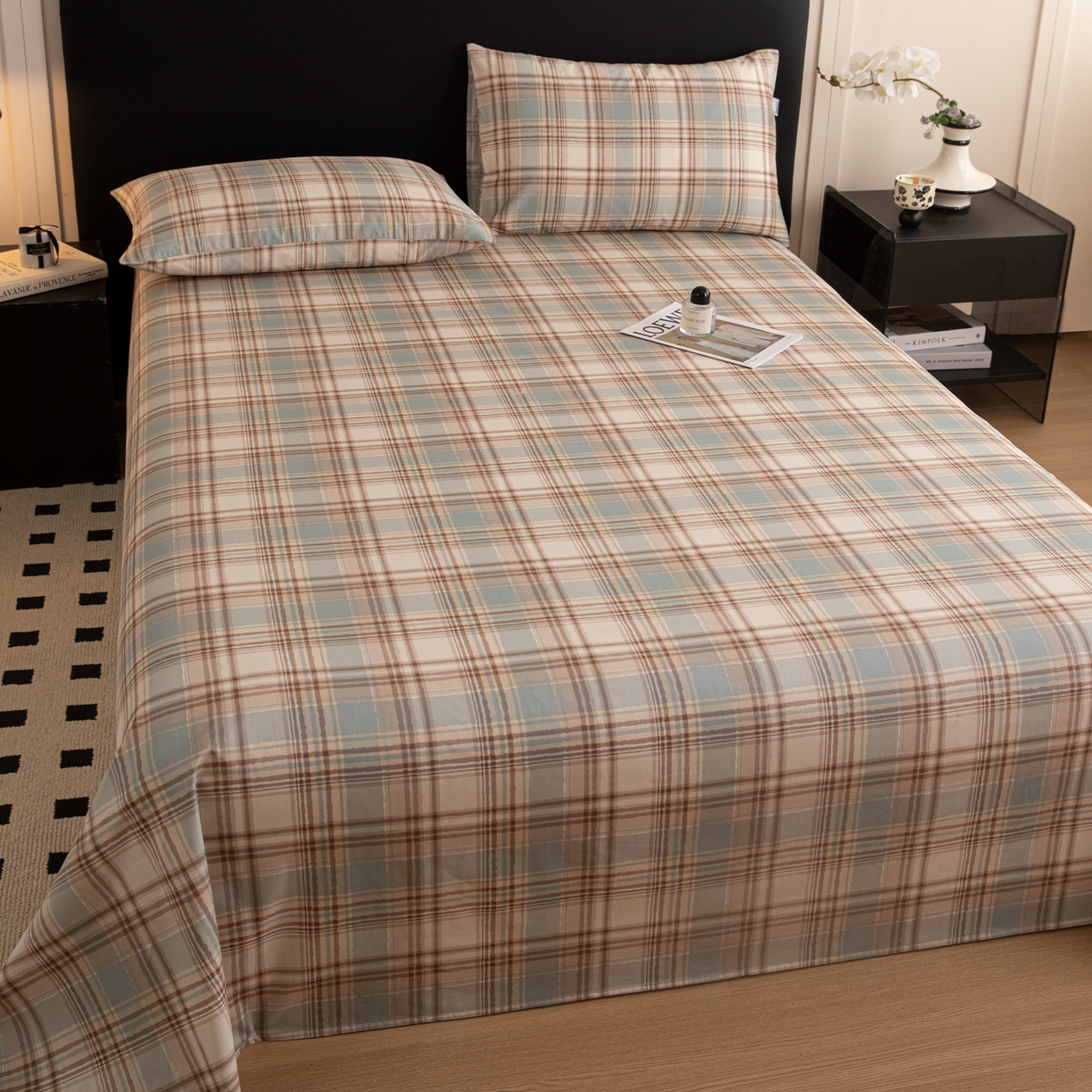 91家纺网 家纺一手货源 找家纺 简宜家居（朝初家纺） 2026新款40支13070全棉简约格子系列A版床单 英伦-蓝咖