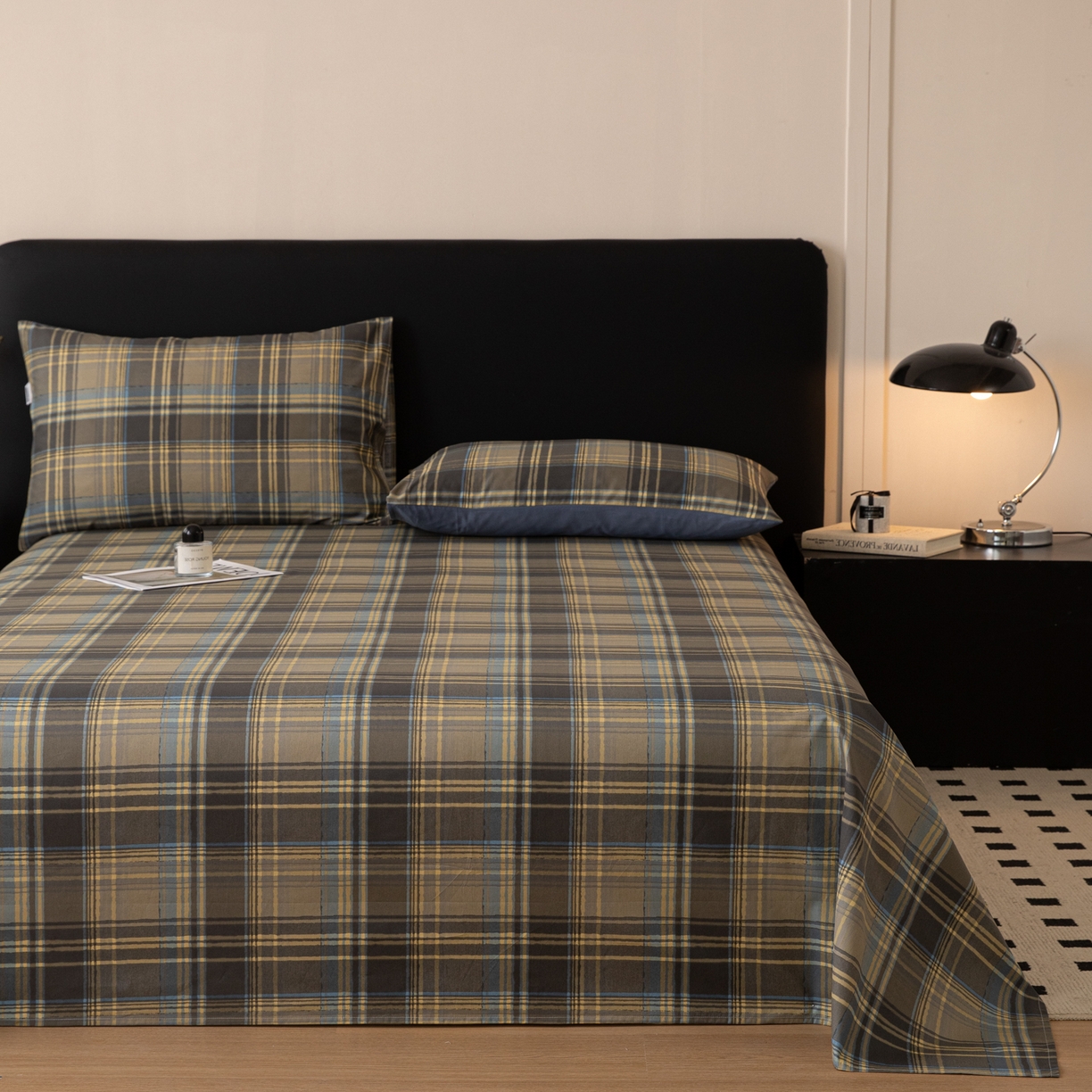 91家纺网 家纺一手货源 找家纺 简宜家居（朝初家纺） 2026新款40支13070全棉简约格子系列A版床单 英伦-青澜