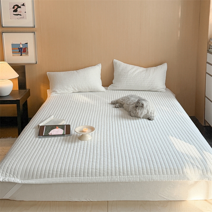 91家纺网 家纺一手货源 找家纺 （总）乐野家居 2026新款韩风系列高密度色织全棉纯棉绗缝床盖 松紧防滑床单