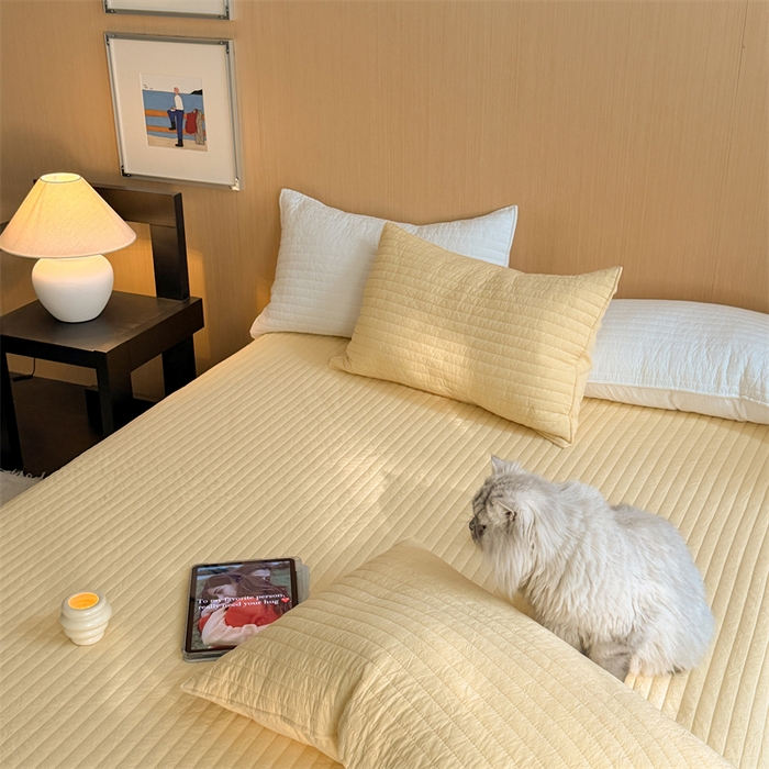 91家纺网 家纺一手货源 找家纺 乐野家居 2026新款韩风系列高密度色织全棉纯棉绗缝床盖 松紧防滑床单 芝士黄