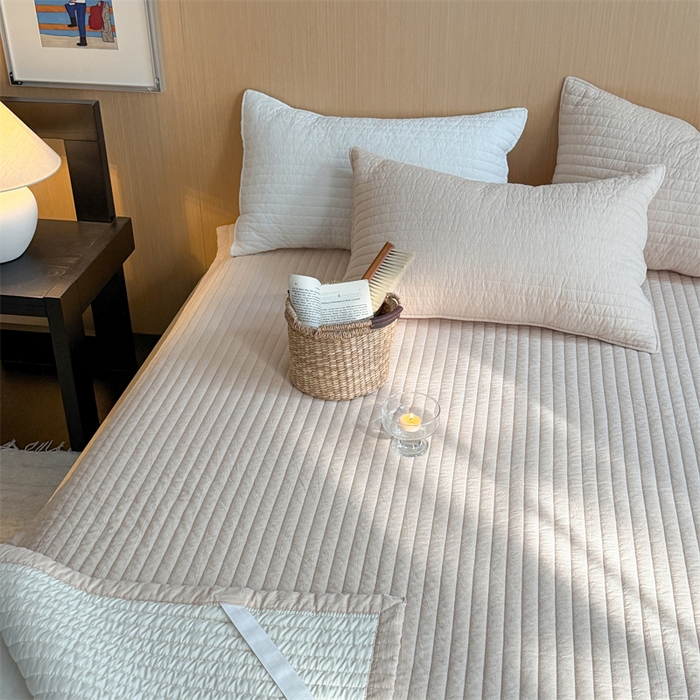 91家纺网 家纺一手货源 找家纺 乐野家居 2026新款韩风系列高密度色织全棉纯棉绗缝床盖 松紧防滑床单 黄油色