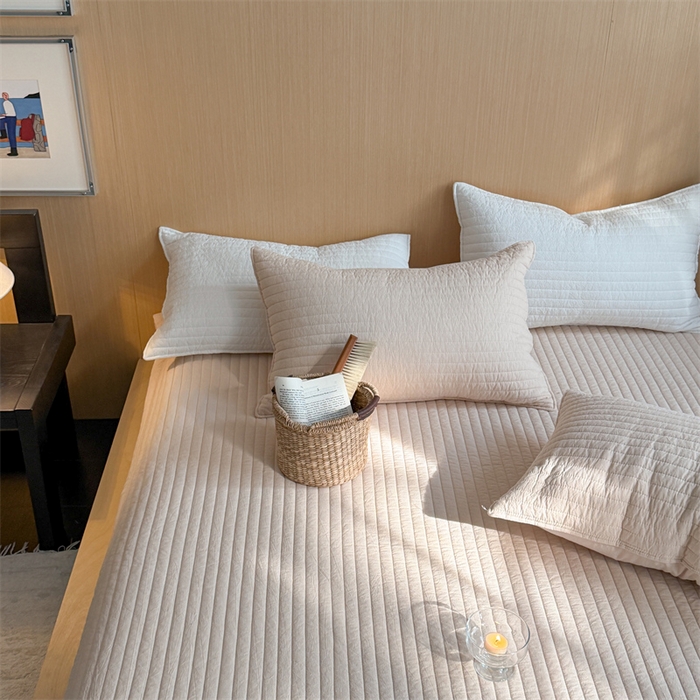 91家纺网 家纺一手货源 找家纺 乐野家居 2026新款韩风系列高密度色织全棉纯棉绗缝床盖 松紧防滑床单 黄油色