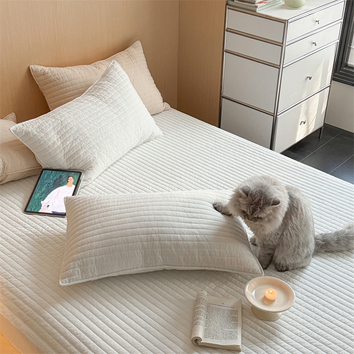 91家纺网 家纺一手货源 找家纺 乐野家居 2026新款韩风系列高密度色织全棉纯棉绗缝床盖 松紧防滑床单 白色