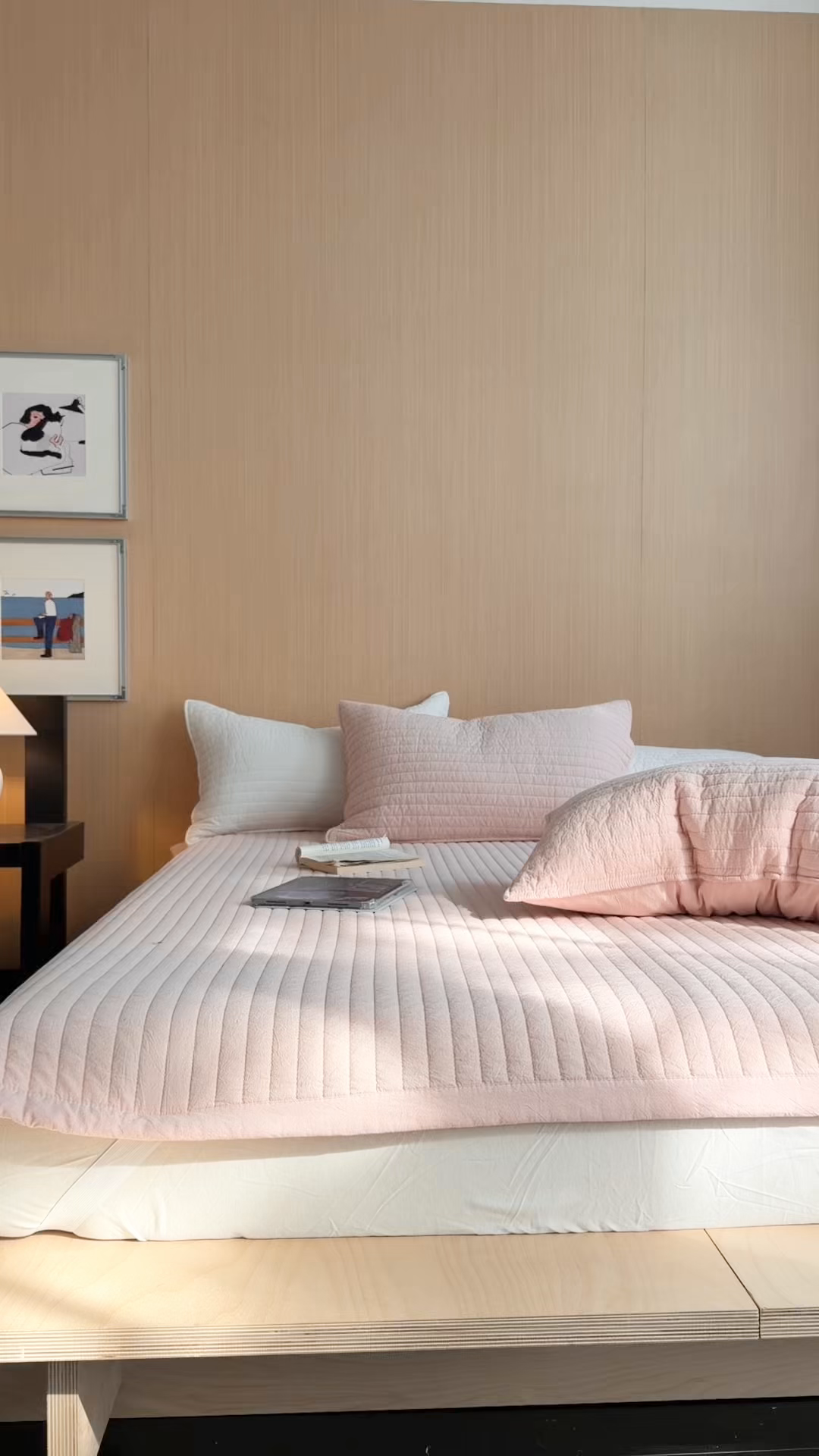 91家纺网 家纺一手货源 找家纺 乐野家居 2026新款韩风系列高密度色织全棉纯棉绗缝床盖 松紧防滑床单 baby粉