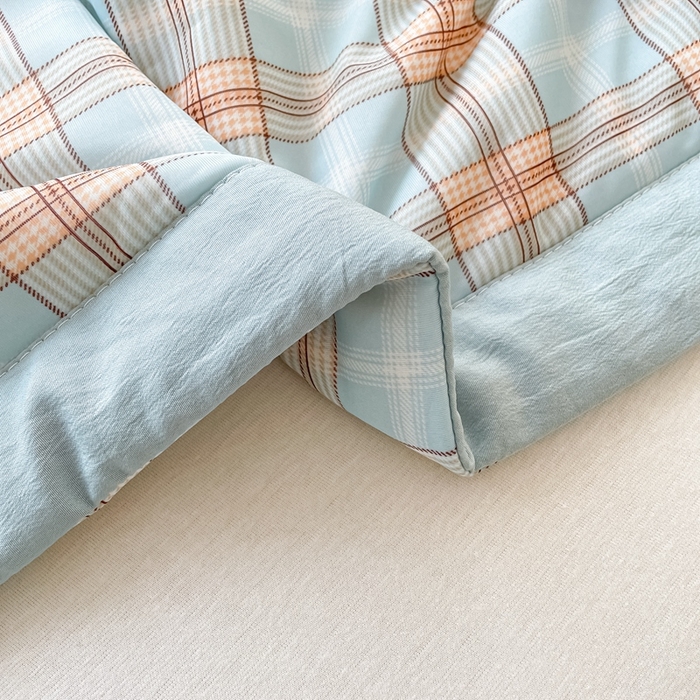 91家纺网 家纺一手货源 找家纺 帕拉美拉 2026新款A类印花冰凉丝凉感丝手包大宽边夏被 蓝橙格