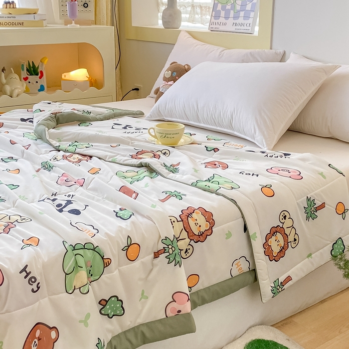 91家纺网 家纺一手货源 找家纺 帕拉美拉 2026新款A类印花冰凉丝凉感丝手包大宽边夏被 动物乐园