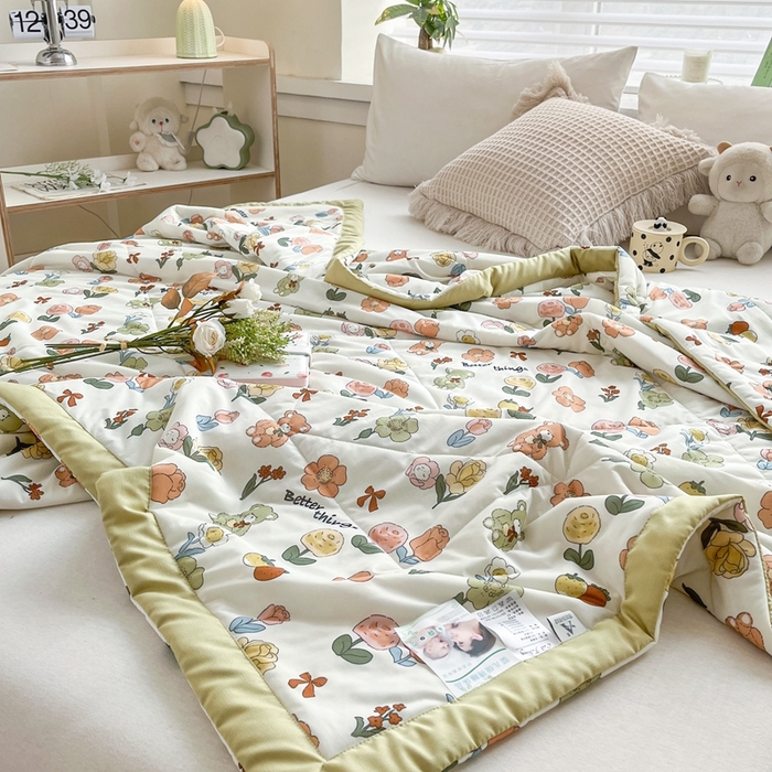 91家纺网 家纺一手货源 找家纺 帕拉美拉 2026新款A类印花冰凉丝凉感丝手包大宽边夏被 贩卖蜜糖