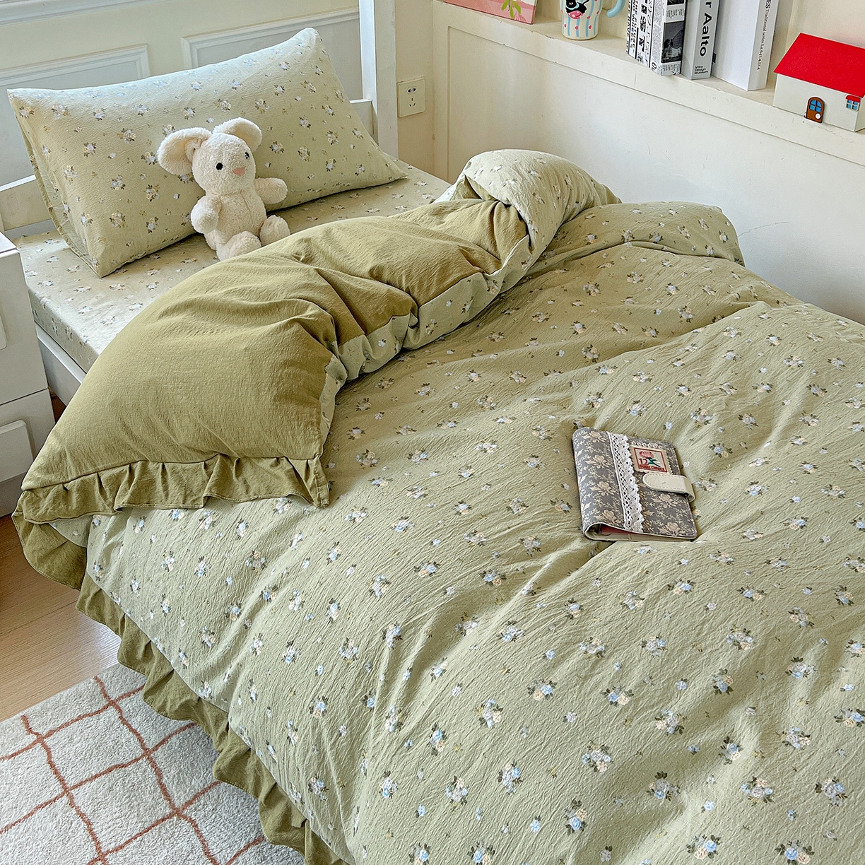 91家纺网 家纺一手货源 找家纺 纽缦家纺 2026新款云感提花双层纱学生床韩版床单床笠三四件套 落日暮年绿