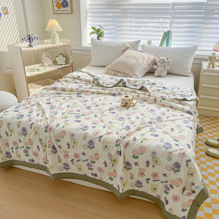 91家纺网 家纺一手货源 找家纺 帕拉美拉 2026新款A类印花冰凉丝凉感丝手包大宽边夏被 贩卖蜜糖-粉