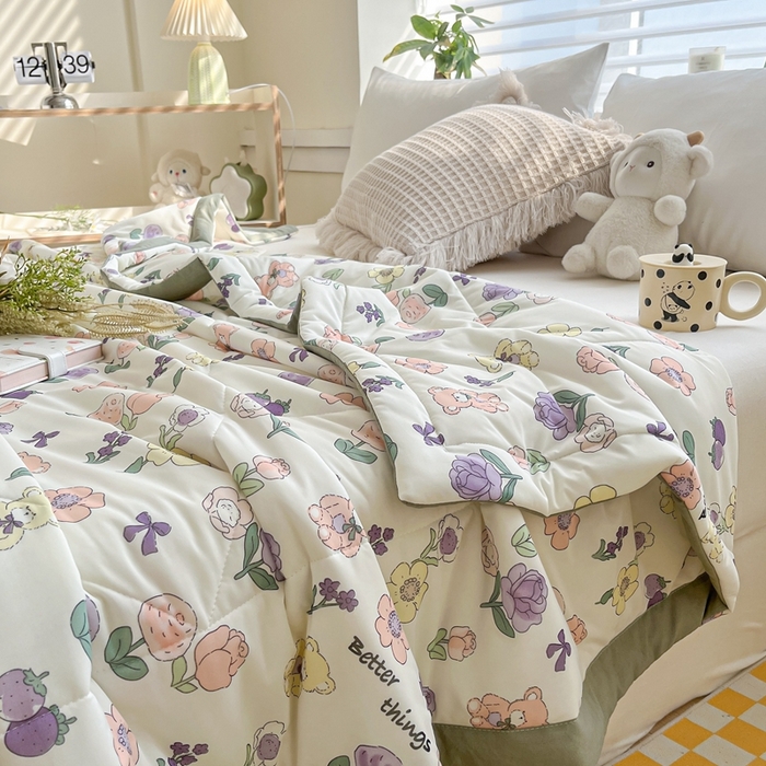 91家纺网 家纺一手货源 找家纺 帕拉美拉 2026新款A类印花冰凉丝凉感丝手包大宽边夏被 贩卖蜜糖-粉